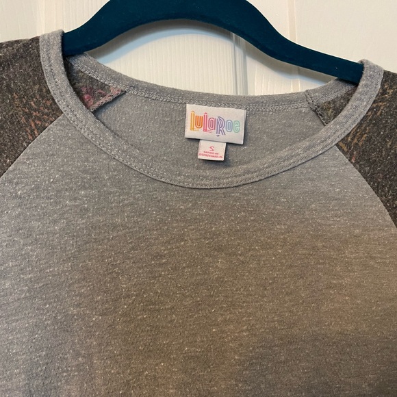 LuLaRoe Randy Raglan Baseball Tee - Size S - Picture 3 of 3